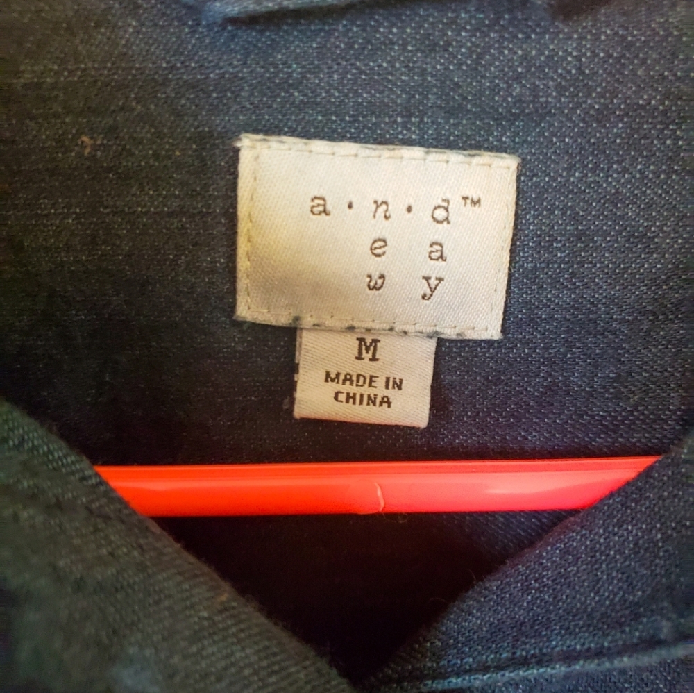♡ Cozy Blue Button Down ♡ - Picture 4 of 6